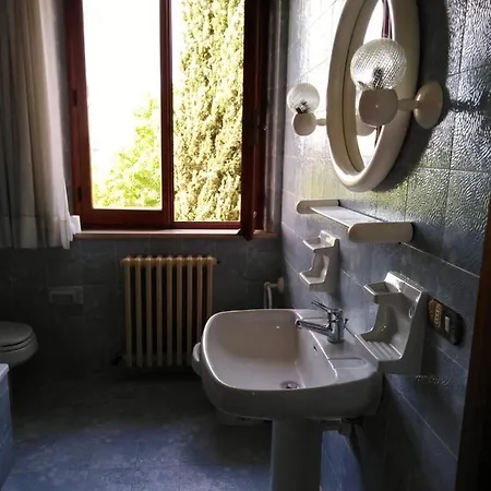 别墅 Tre Laghi Vista Paradiso Piscina Acqua Salata Provincia Perugia Conf Toscana 22 Posti 拉戈堡