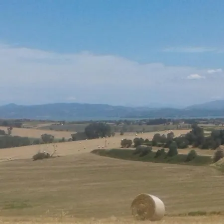 Tre Laghi Vista Paradiso Piscina Acqua Salata Provincia Perugia Conf Toscana 22 Posti 拉戈堡