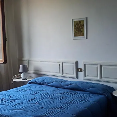 别墅 Tre Laghi Vista Paradiso Piscina Acqua Salata Provincia Perugia Conf Toscana 22 Posti *